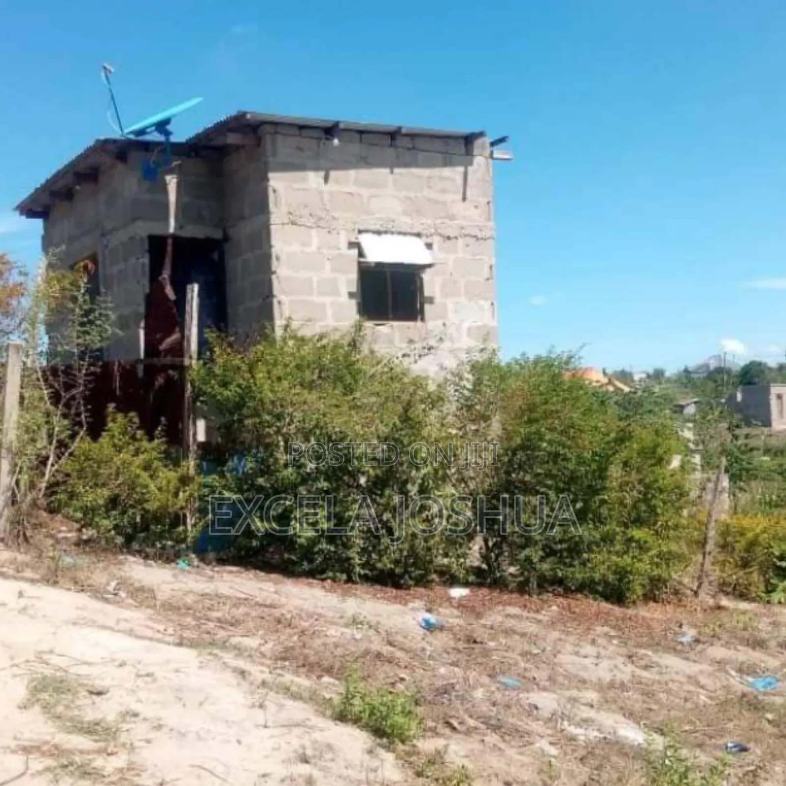 Kiwanja Cha SQM 625 Kina Msingi Kinauzea Na Bank Mabwepande