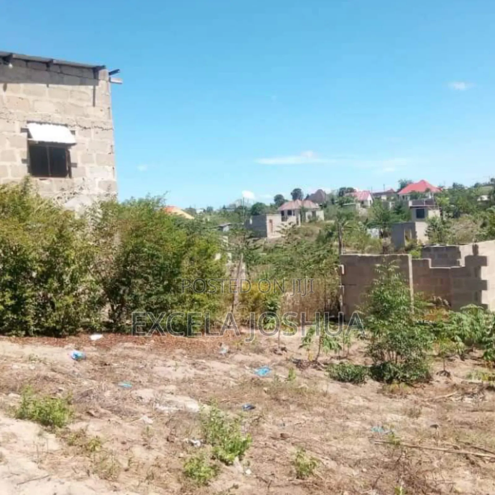 Kiwanja Cha SQM 625 Kina Msingi Kinauzea Na Bank Mabwepande