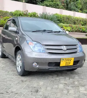 Toyota IST 2005 Gray