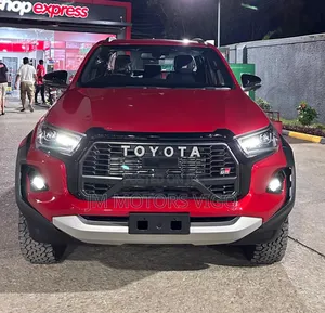 New Toyota Hilux 2024 Red