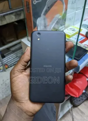 Sharp Aquos Sense 2 SHV43 32 GB Black