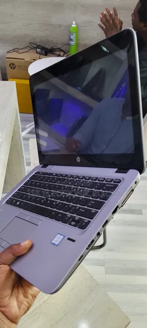 Laptop HP EliteBook 820 G4 8GB Intel Core I5 SSD 256GB