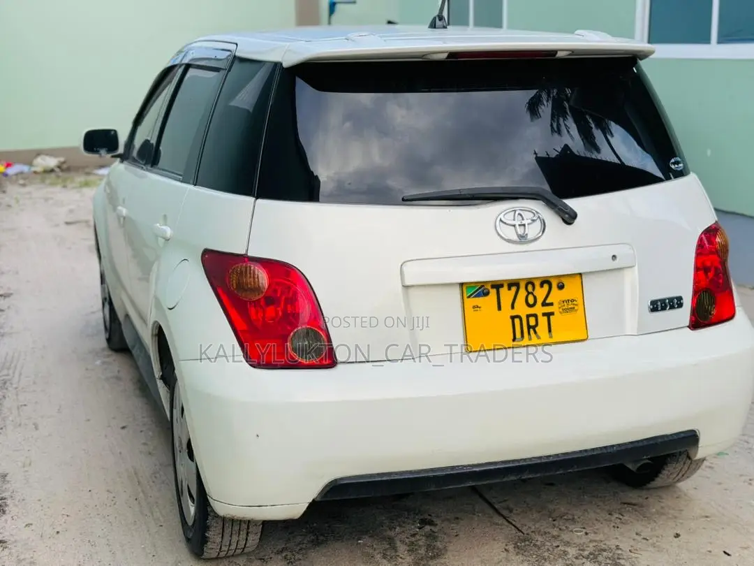 Toyota IST 2005 White