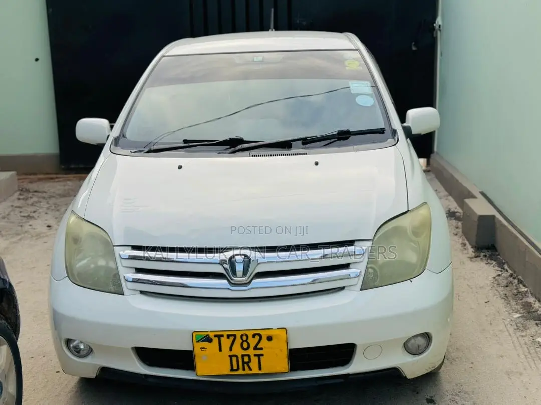 Toyota IST 2005 White