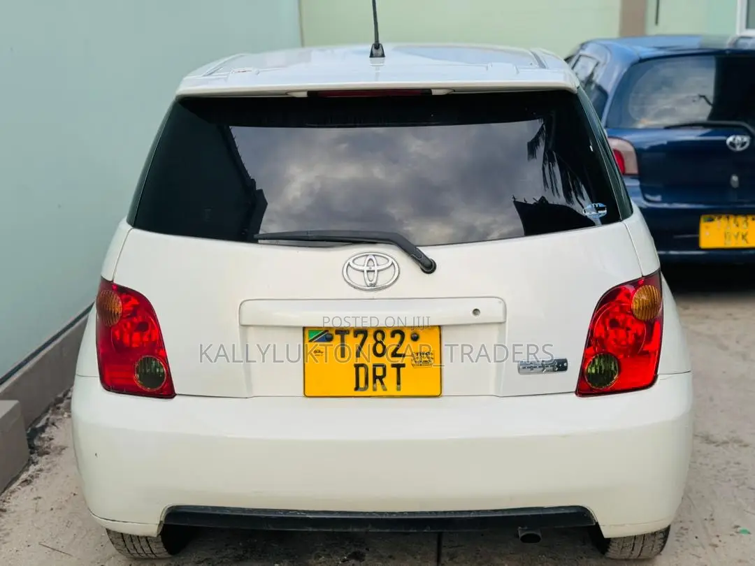 Toyota IST 2005 White
