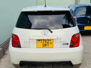 Toyota IST 2005 White