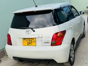 Toyota IST 2005 White