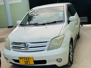 Toyota IST 2005 White