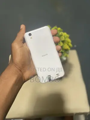 Sharp Aquos Sense 2 SHV43 32 GB White