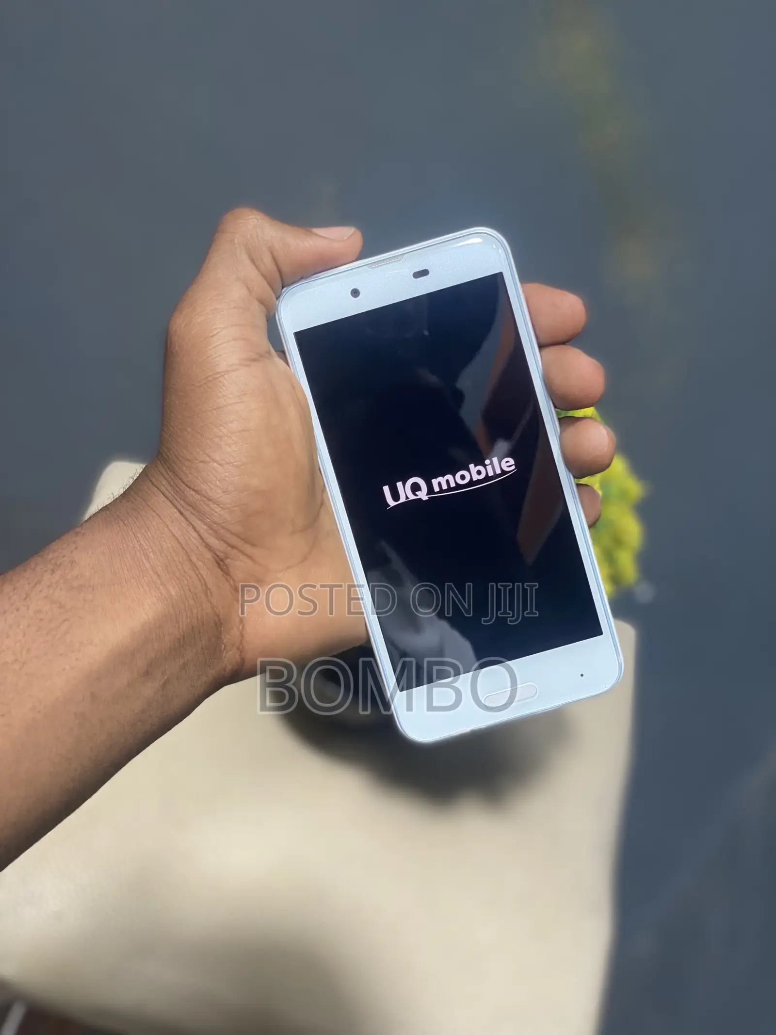 Sharp Aquos Sense 2 SHV43 32 GB Silver