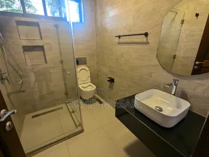 4bdrm Villa in Oysterbay for rent