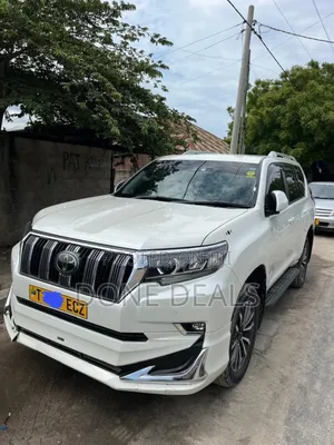 Toyota Land Cruiser Prado 2018 White