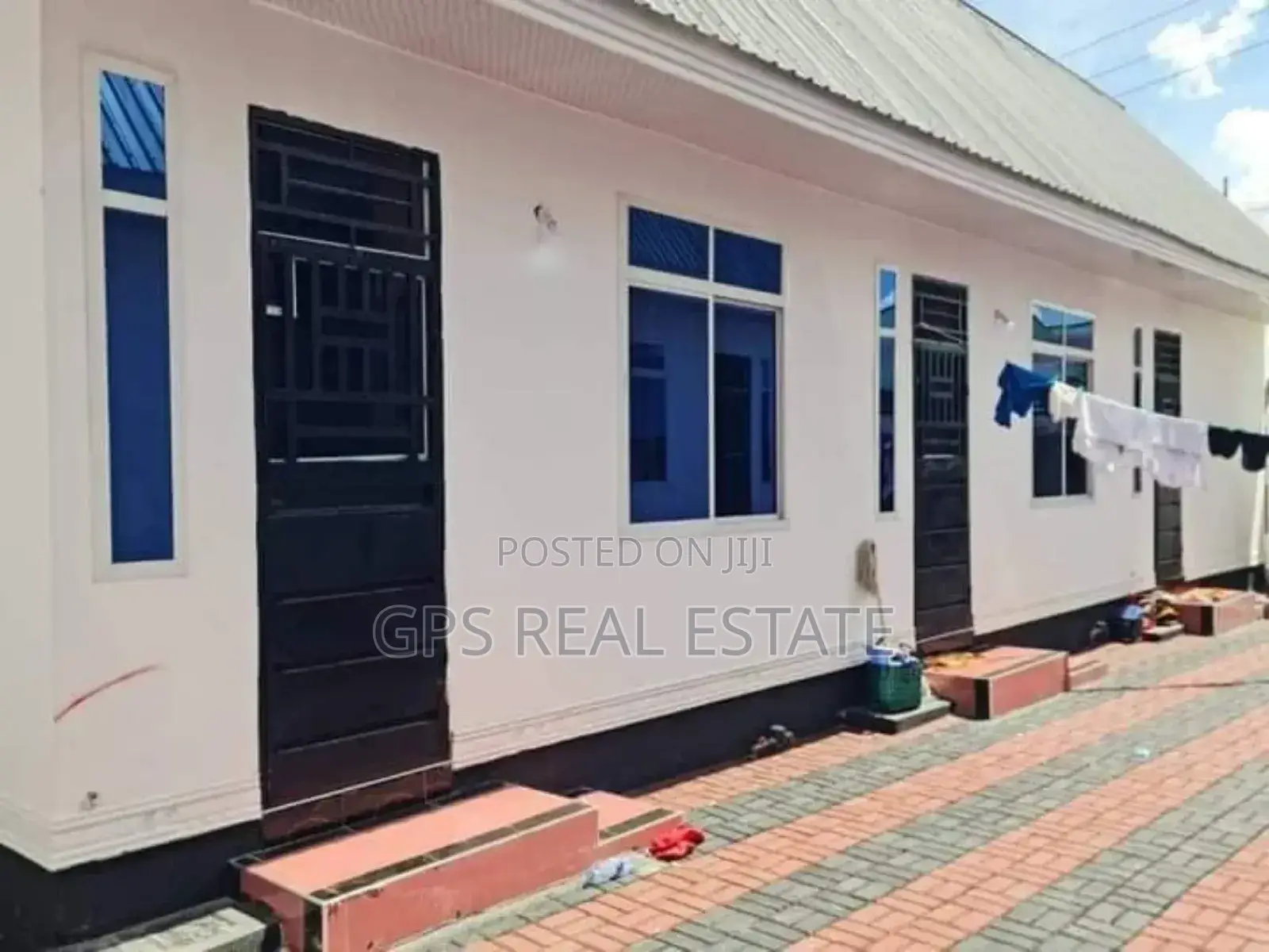 8bdrm Apartment in Mbagala Chamazi, Temeke for sale