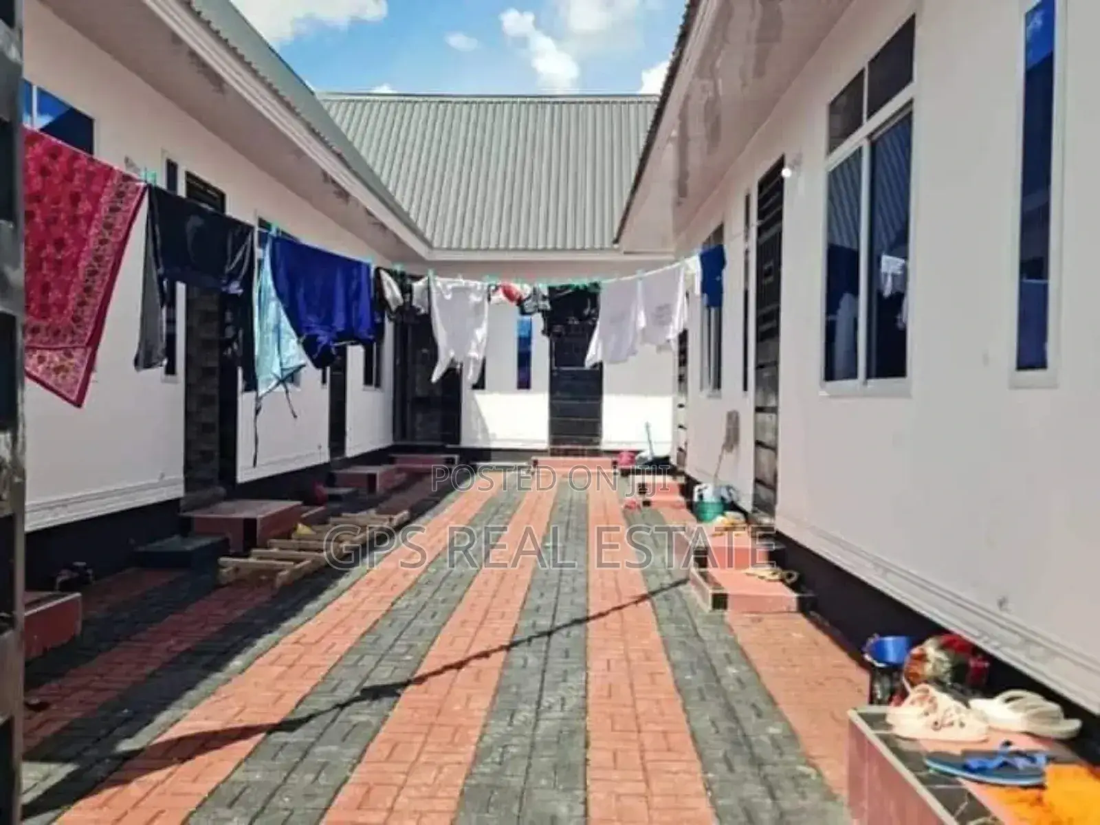 8bdrm Apartment in Mbagala Chamazi, Temeke for sale