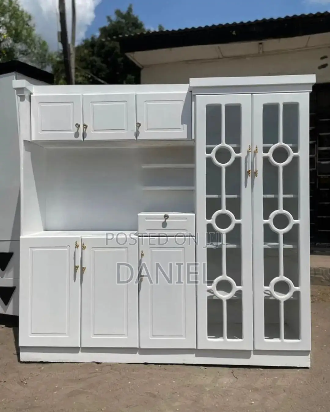 Kitchen Cabinet Nyeupe Milango Ya Juu Na Chini