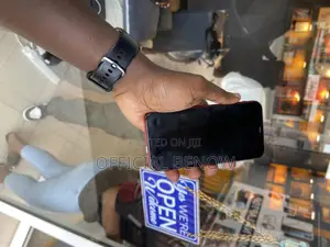Apple iPhone 11 64 GB Red