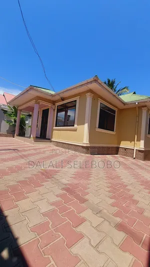 9bdrm House in Boko Kwa Mpemba, Kinondoni for sale