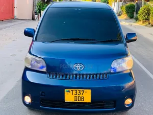 Toyota Porte 2006 Blue