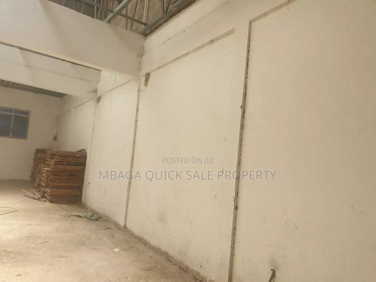 Godown for Rent With 4 House at Mingoi Bagamoyo
