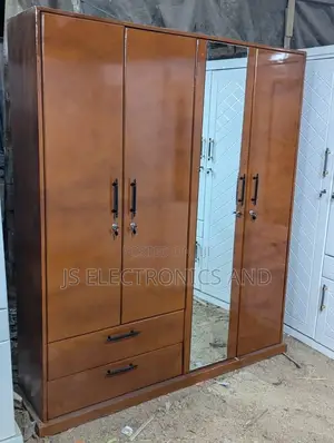 Kabati Milango Minne Lina Kioo Pia Lina Nafasi Kubwa Sana