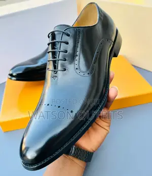Viatu Vya Chapa Ya Dior Na Paul Smith