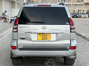 Toyota Land Cruiser Prado 2019 White