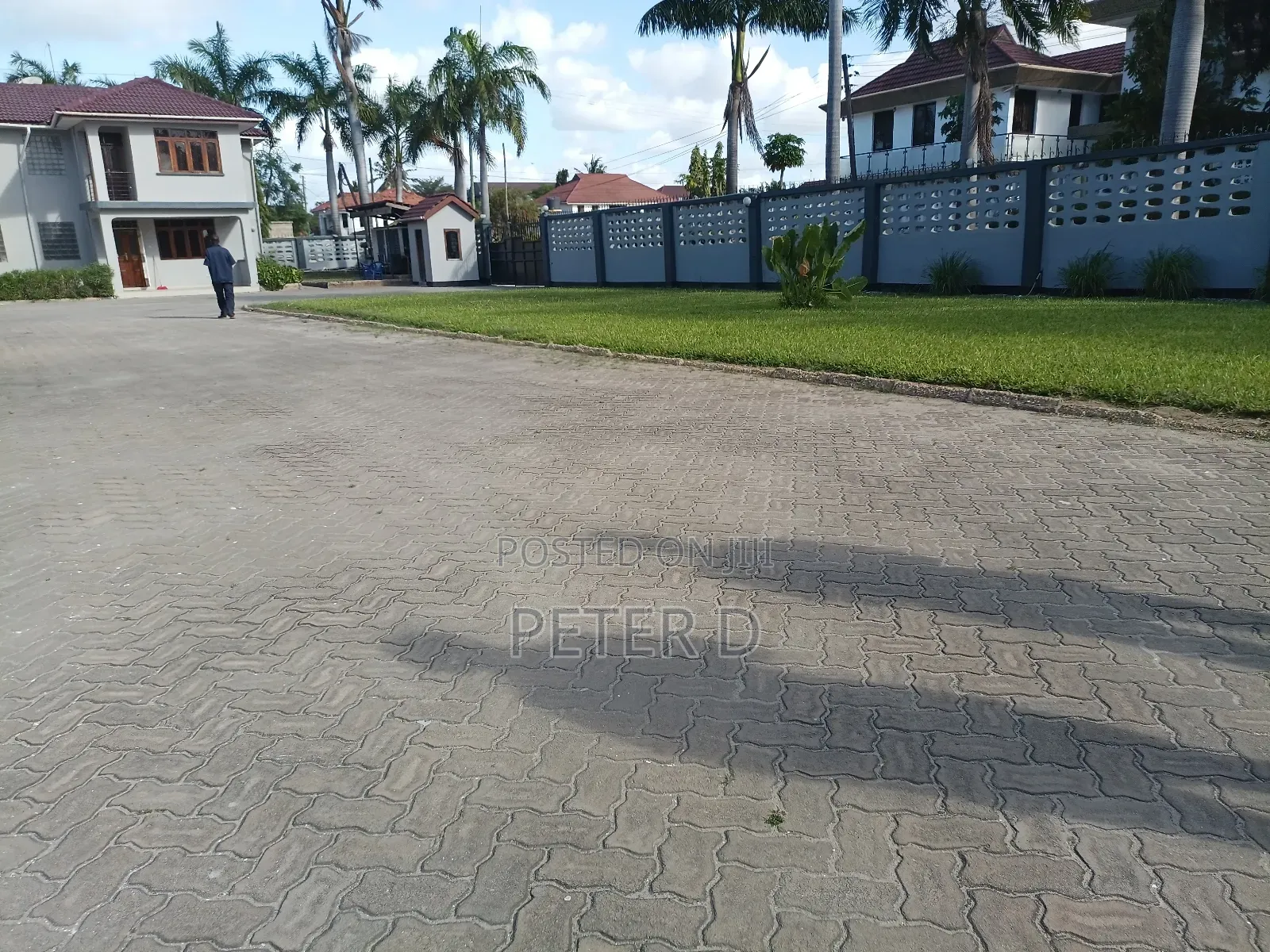 2bdrm Apartment in Mikocheni for rent