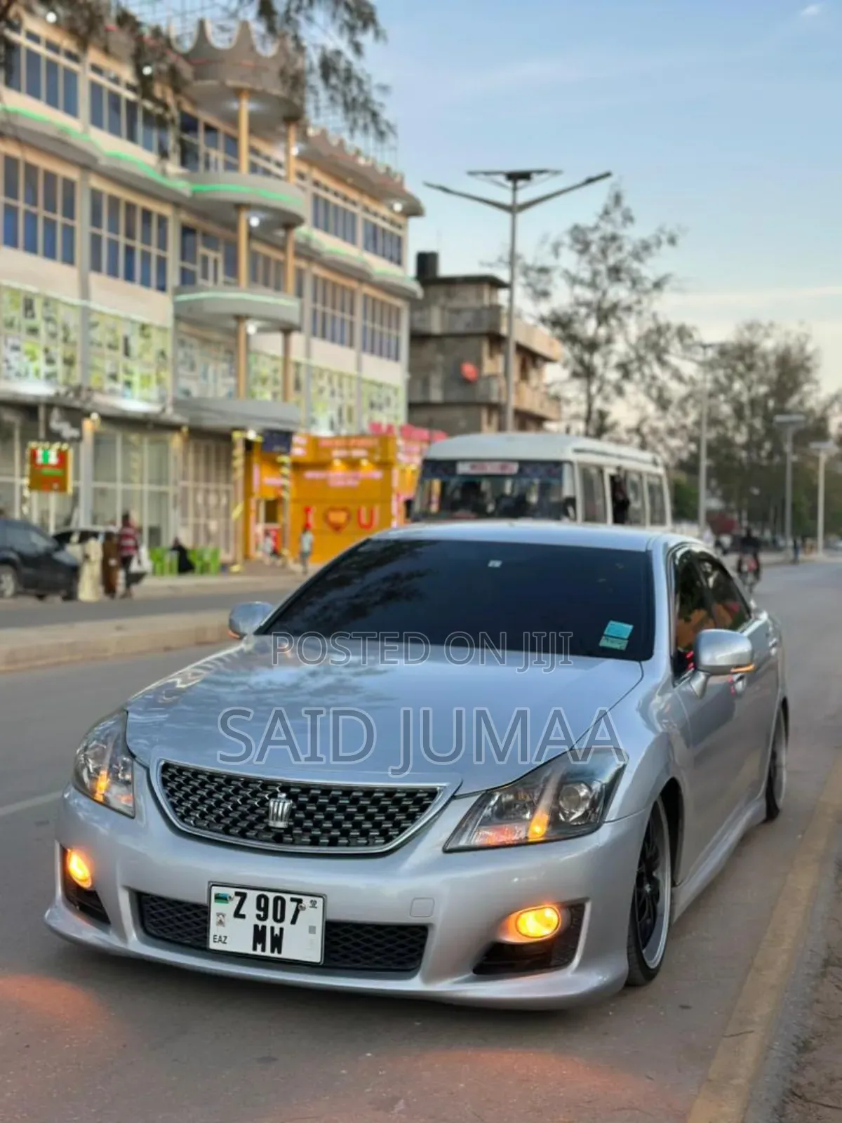 Toyota Crown 2010 Silver