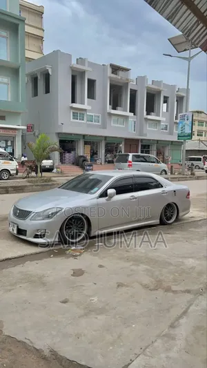 Toyota Crown 2010 Silver