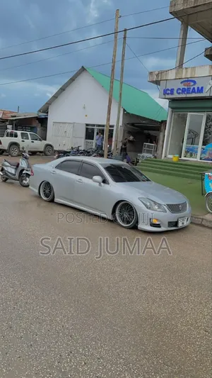 Toyota Crown 2010 Silver