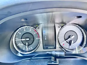 Toyota Hilux 2021 Off white