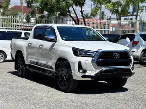 Toyota Hilux 2021 Off white