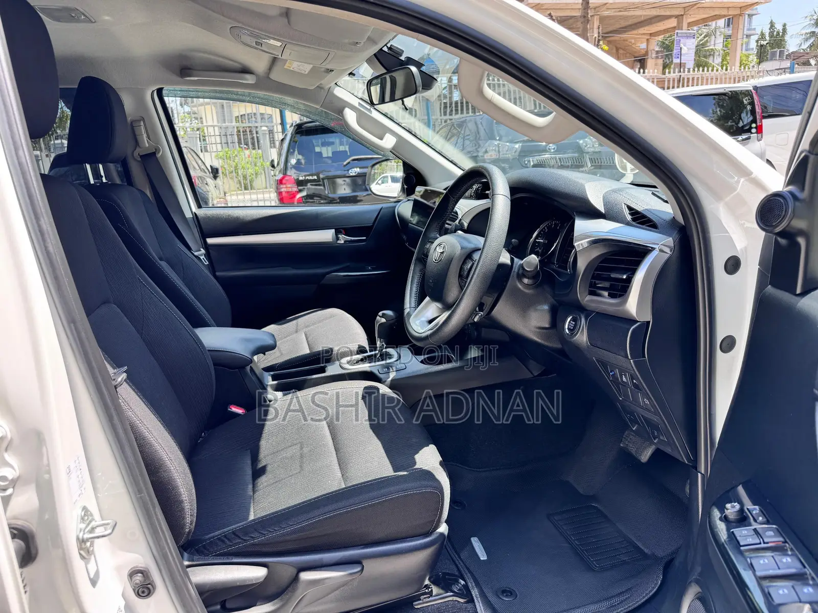 Toyota Hilux 2021 Off white