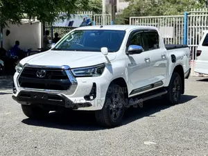 Toyota Hilux 2021 Off white