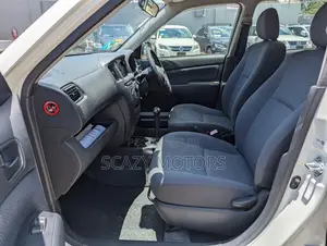 Toyota Succeed SV Premium 2014 Silver