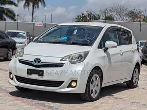 Toyota Ractis 2013 Off white