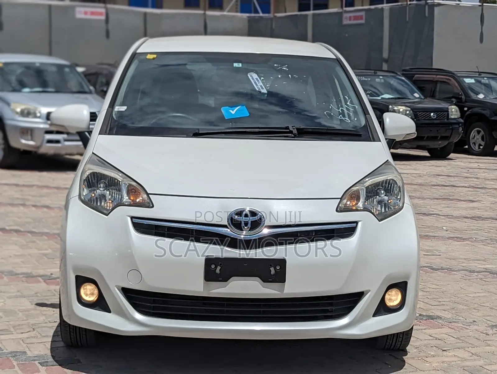 Toyota Ractis 2013 Off white