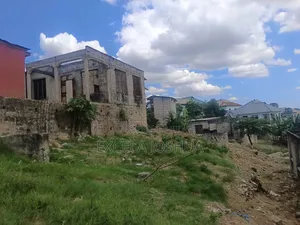 Kiwanja CHA SQM 1000 Kinauzwa Goba Njia Panda Ya Tegeta A