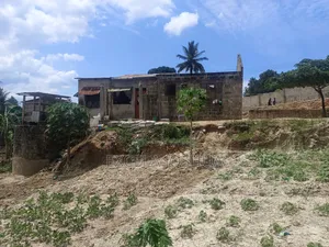 Kiwanja CHA SQM 1000 Kinauzwa Goba Njia Panda Ya Tegeta A
