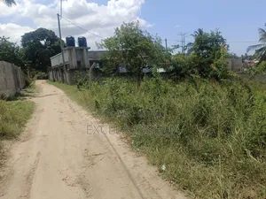 Kiwanja Cha SQM 700 Kinauzwa Goba Njia Panda Ya Tegeta A