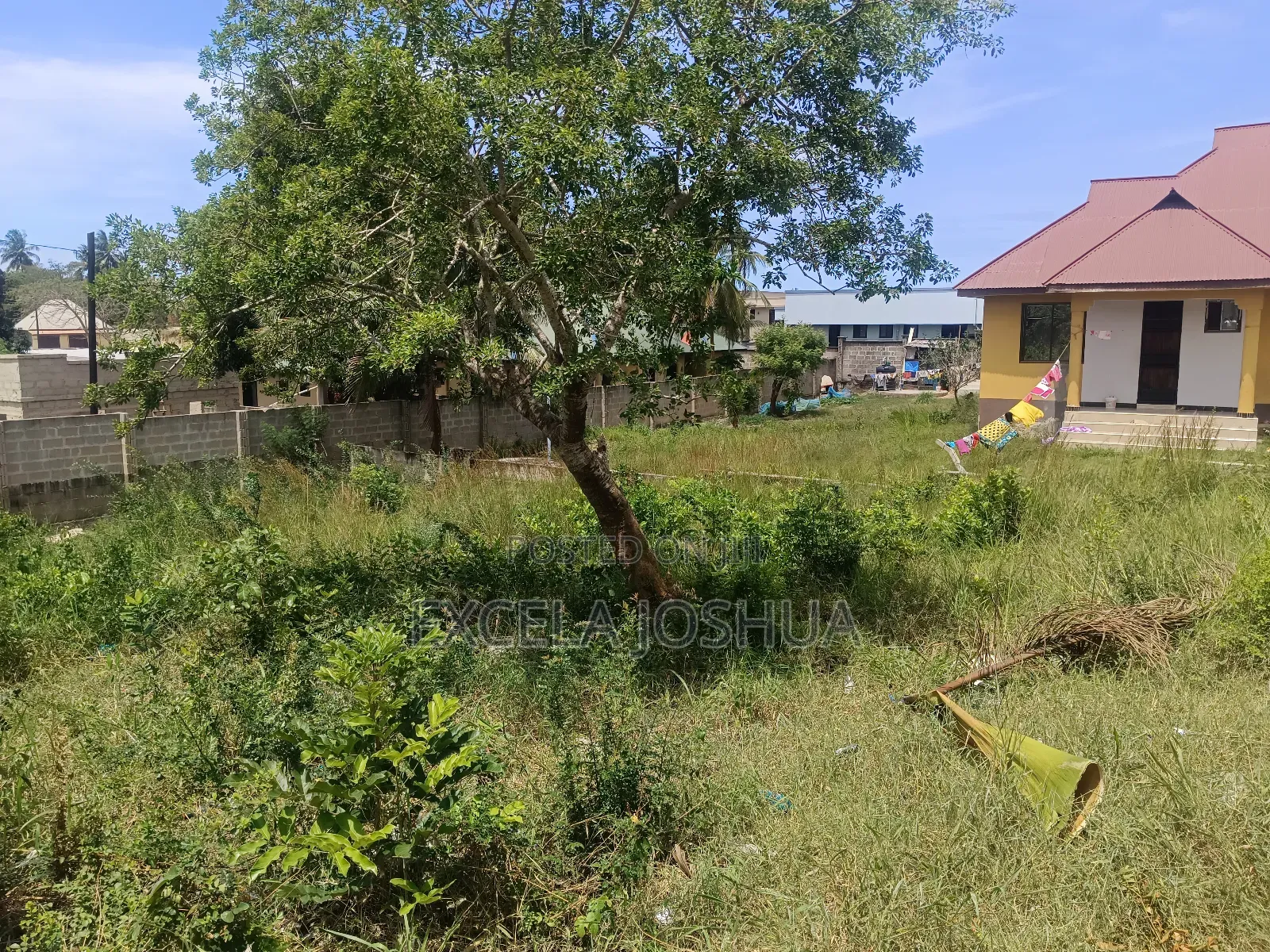 Kiwanja Cha SQM 700 Kinauzwa Goba Njia Panda Ya Tegeta A