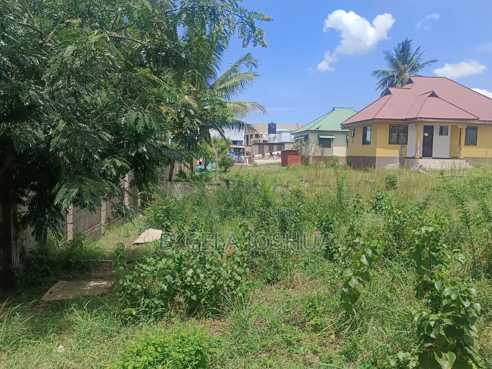 Kiwanja Cha SQM 700 Kinauzwa Goba Njia Panda Ya Tegeta A