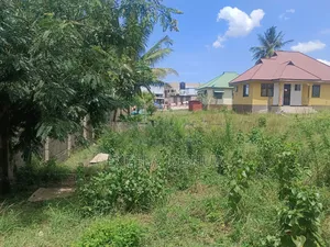 Kiwanja Cha SQM 700 Kinauzwa Goba Njia Panda Ya Tegeta A