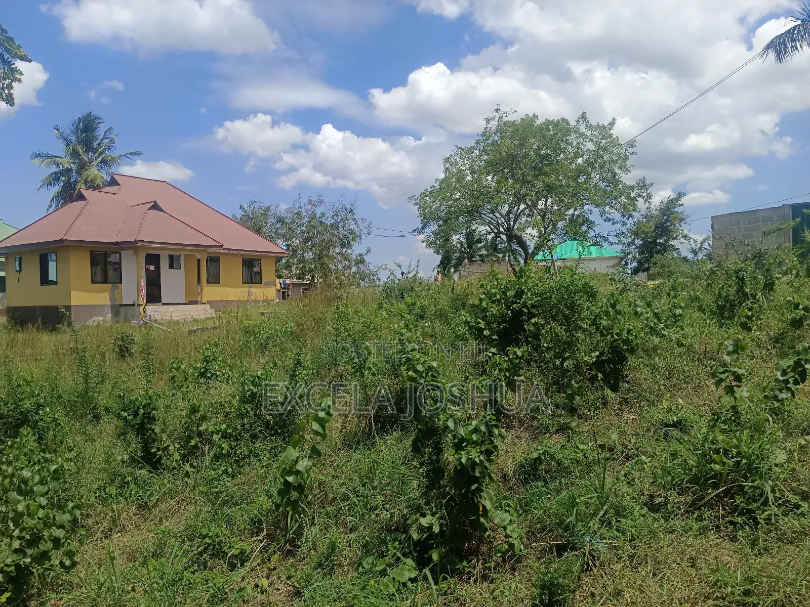 Kiwanja Cha SQM 700 Kinauzwa Goba Njia Panda Ya Tegeta A