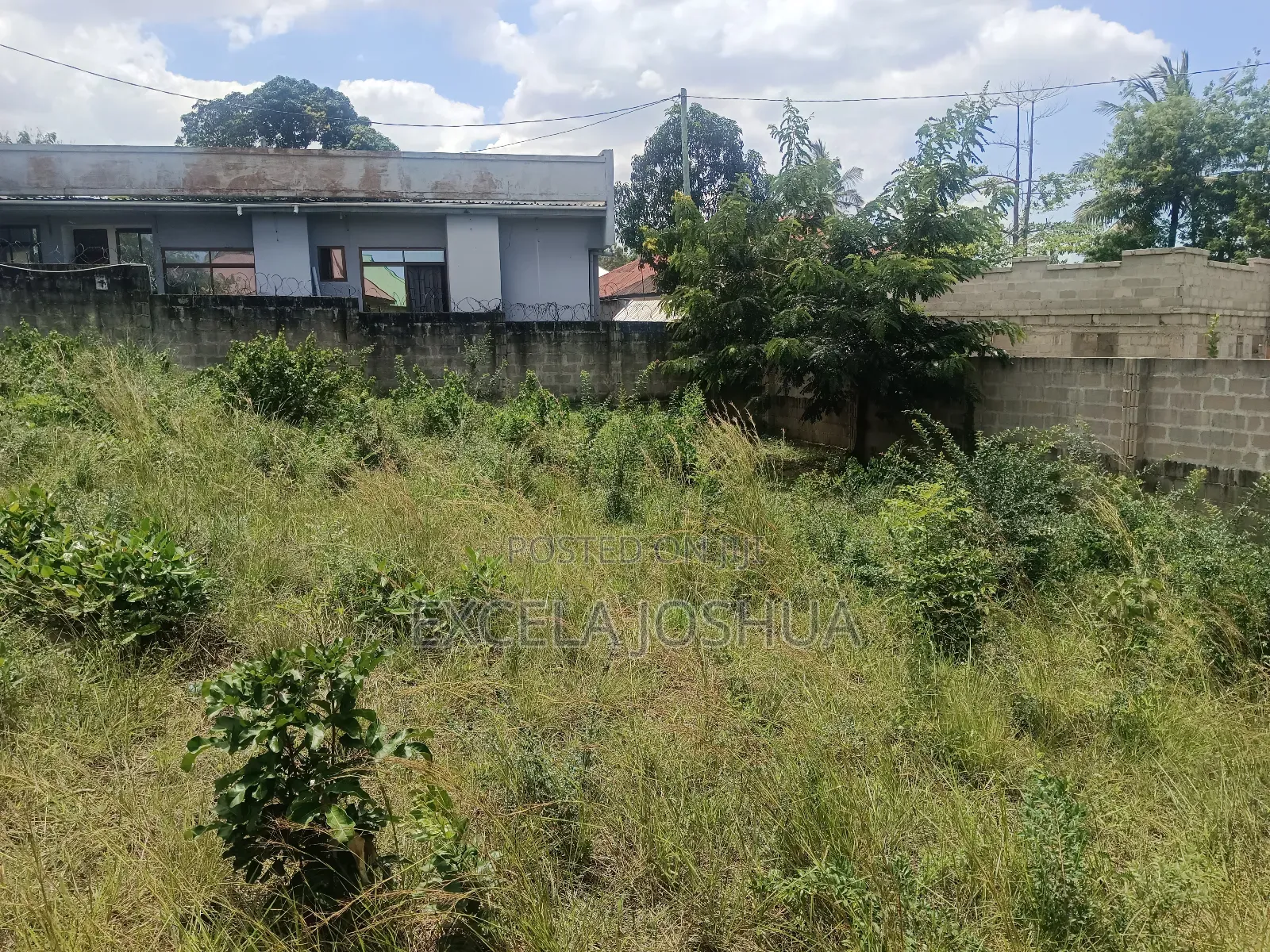 Kiwanja Cha SQM 700 Kinauzwa Goba Njia Panda Ya Tegeta A