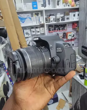 CANON Camera 650D Lens 18-55mp