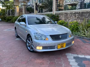 Toyota Crown 2004 Silver