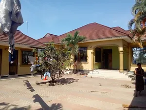 8bdrm House in Kinondoni Kibada, Kigamboni for sale