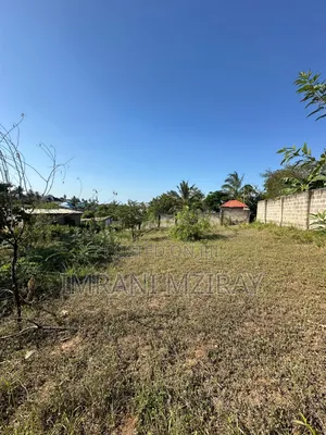 Pl0t for Sale Location Madale