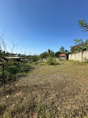 Pl0t for Sale Location Madale
